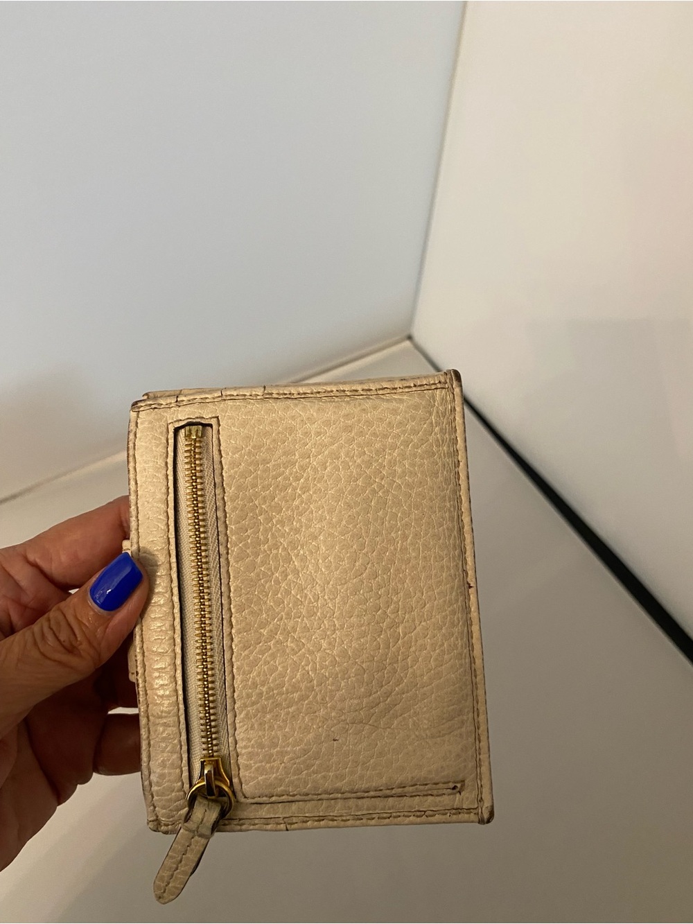 Gucci GG Maramont white leather Cream Card holder with Gold GG hardware - Picture 8 of 16